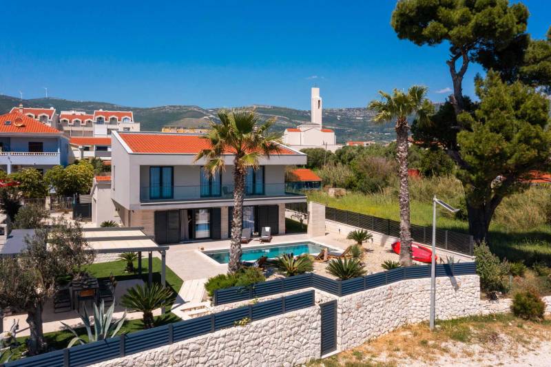 Strandvilla Tota med Basseng Trogir