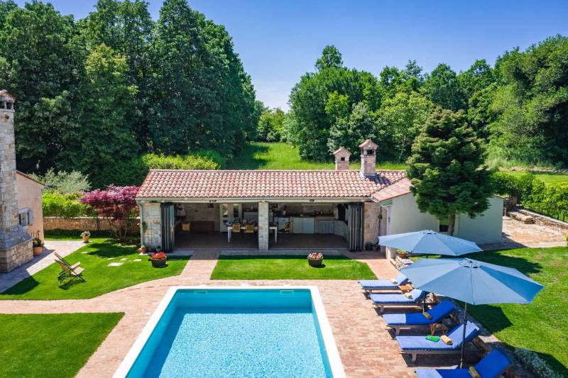 Holiday Home Green Escape with Pool Pula