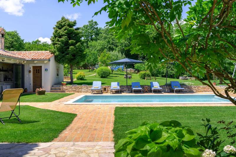 Holiday Home Green Escape with Pool Pula