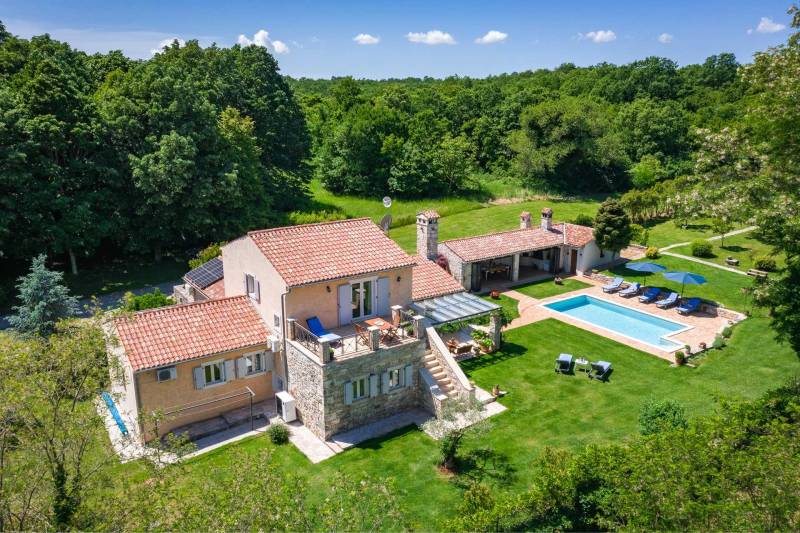 Holiday Home Green Escape with Pool Pula