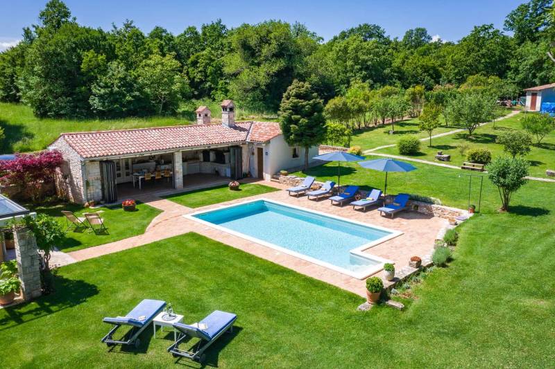 Holiday Home Green Escape with Pool Pula