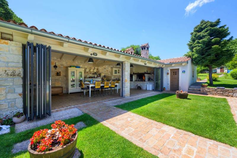 Holiday Home Green Escape with Pool Pula