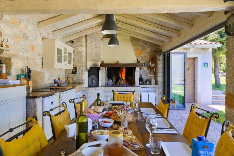 Holiday Home Green Escape with Pool Pula