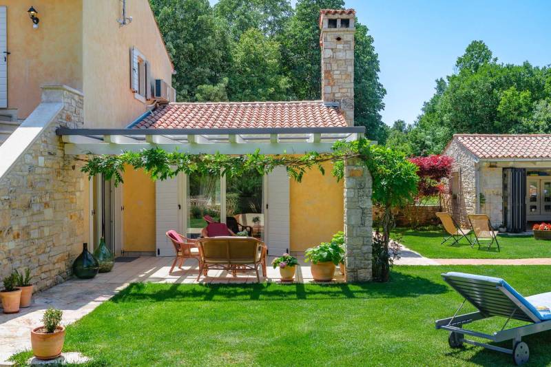 Holiday Home Green Escape with Pool Pula
