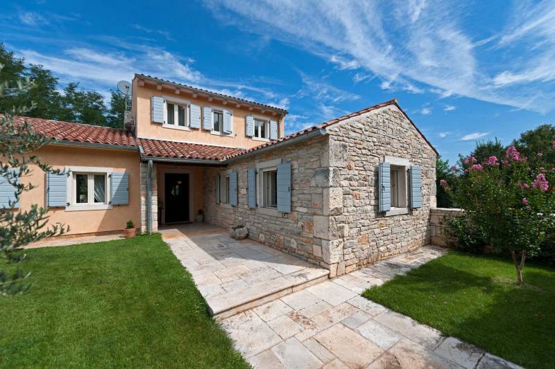 Holiday Home Green Escape with Pool Pula