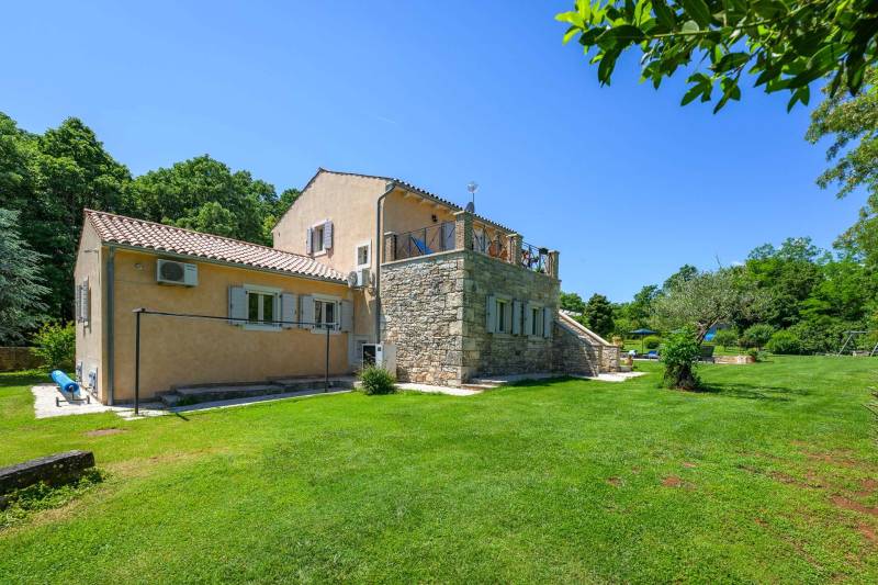 Holiday Home Green Escape with Pool Pula