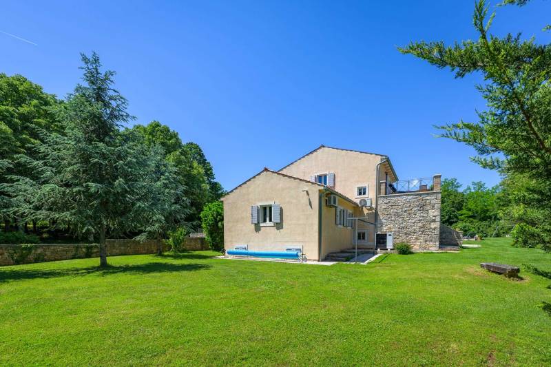 Holiday Home Green Escape with Pool Pula