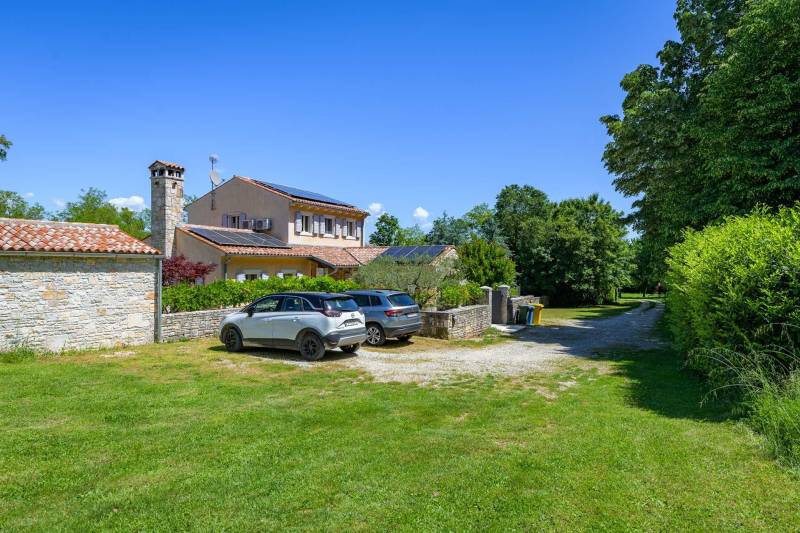 Holiday Home Green Escape with Pool Pula