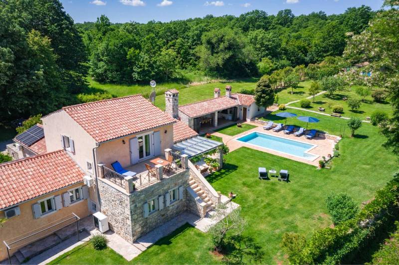 Holiday Home Green Escape with Pool Pula