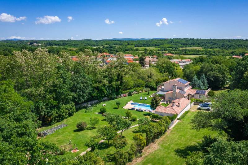 Holiday Home Green Escape with Pool Pula