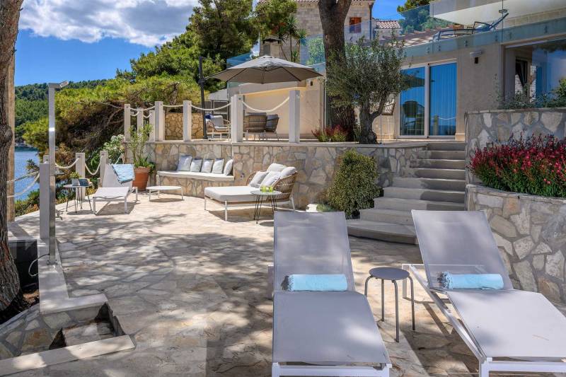 Luxury Villa Sogno Bianco with Infinity Pool Brač