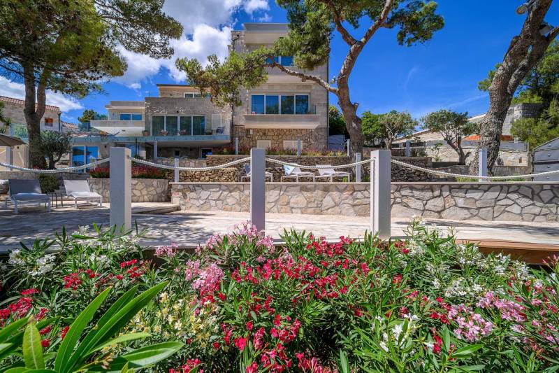 Luxury Villa Sogno Bianco with Infinity Pool Brač