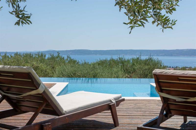 Villa Golden Leaf with Heated Pool