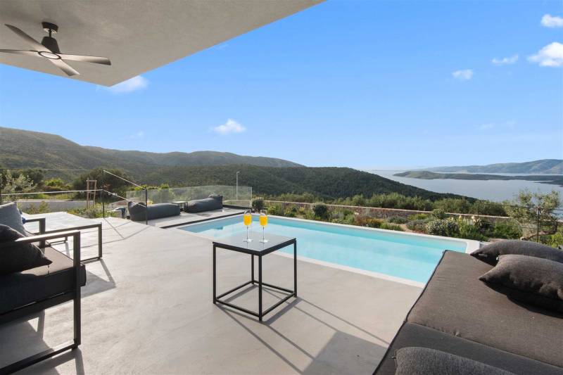 Villa Skysail with Heated Pool