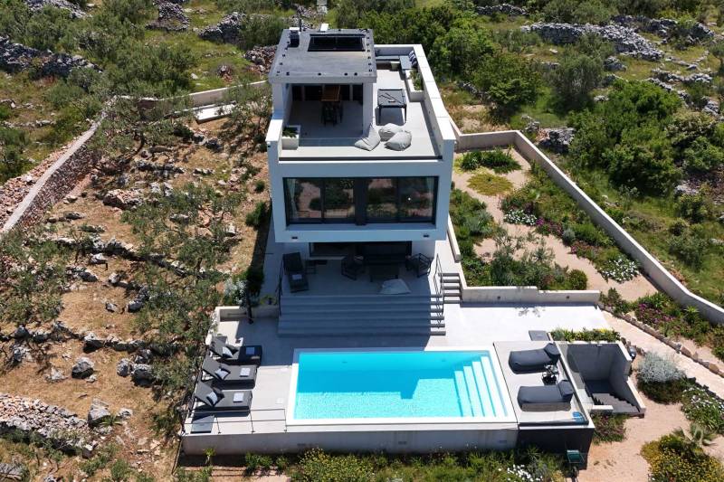 Villa Skysail with Heated Pool Hvar