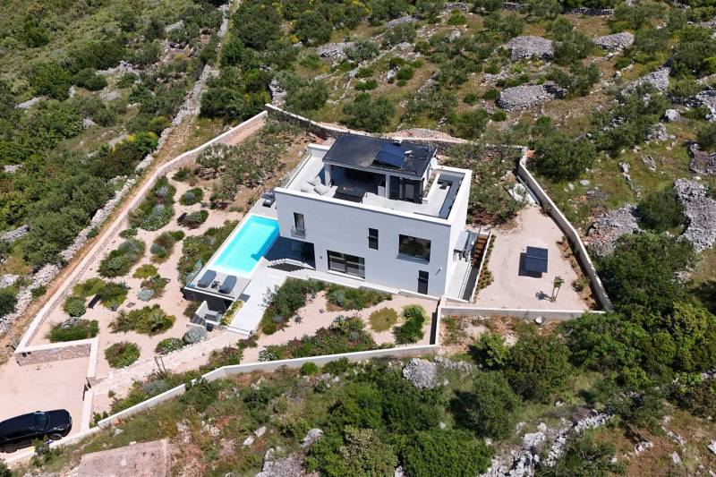 Villa Skysail with Heated Pool Hvar