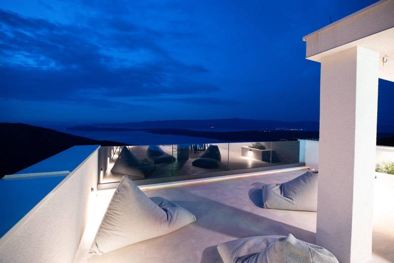 Villa Skysail with Heated Pool Hvar