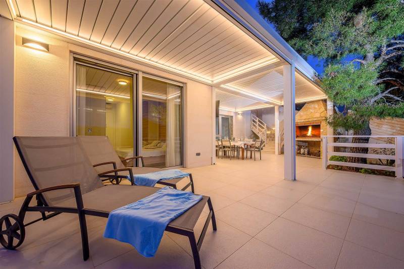 Luxusvilla Fly me to the Moon mit Pool Brač