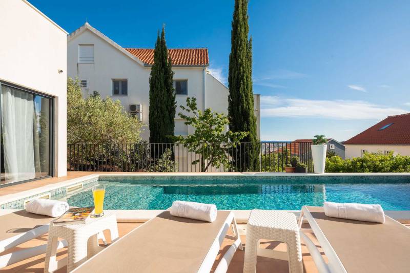 Vila Dare to Dream s Bazenom Trogir