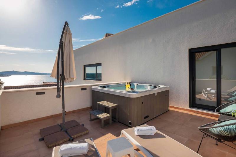 Vila Dare to Dream s Bazenom Trogir