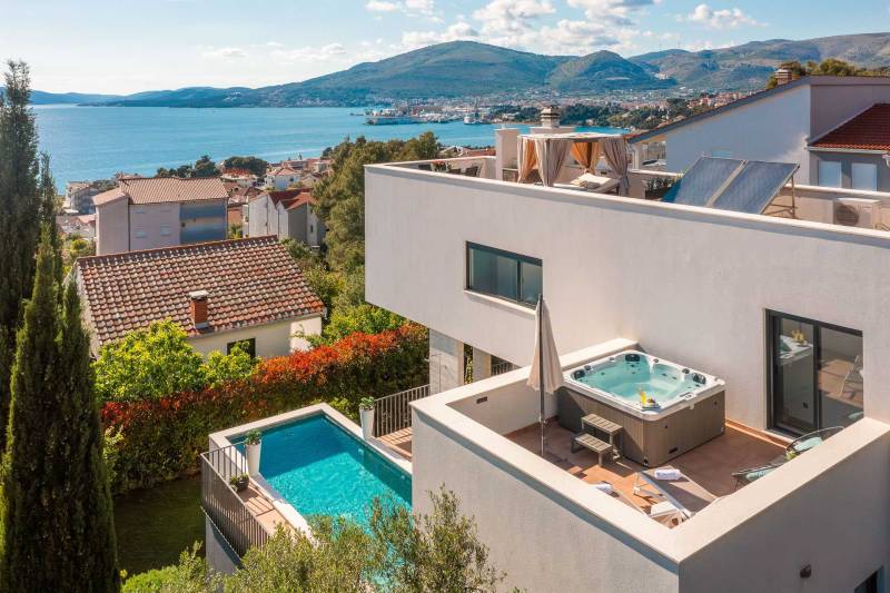 Vila Dare to Dream s Bazenom Trogir