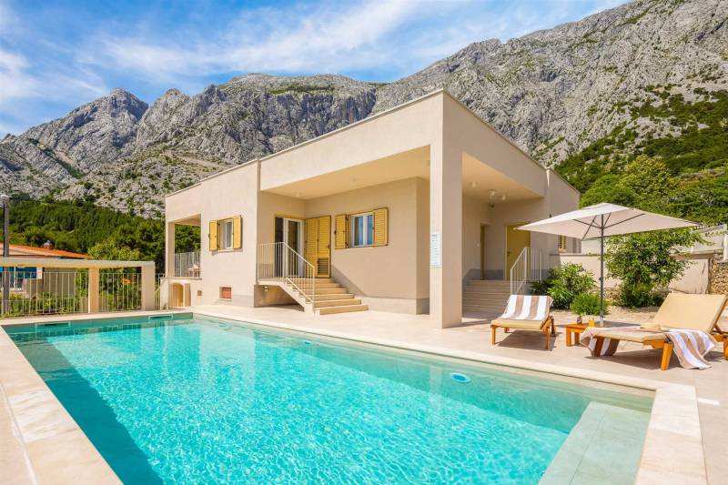 Villa Lumière with Pool Makarska