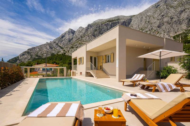 Villa Lumière with Pool Makarska