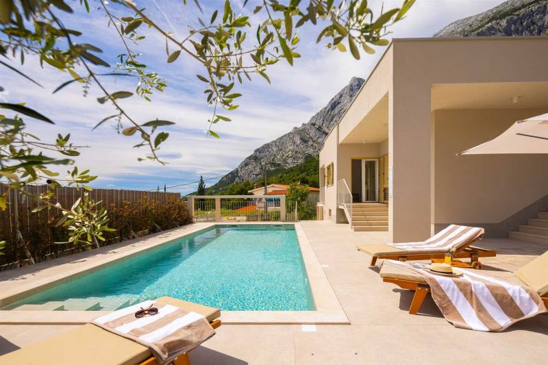 Villa Lumière with Pool Makarska
