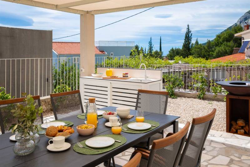 Villa Lumière with Pool Makarska
