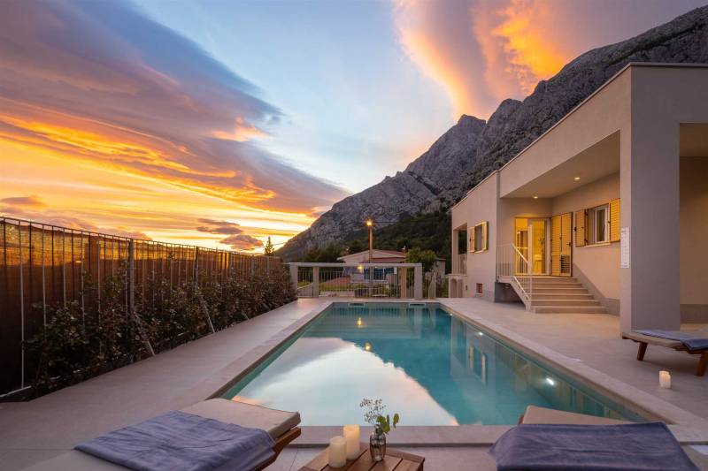 Villa Lumière with Pool Makarska