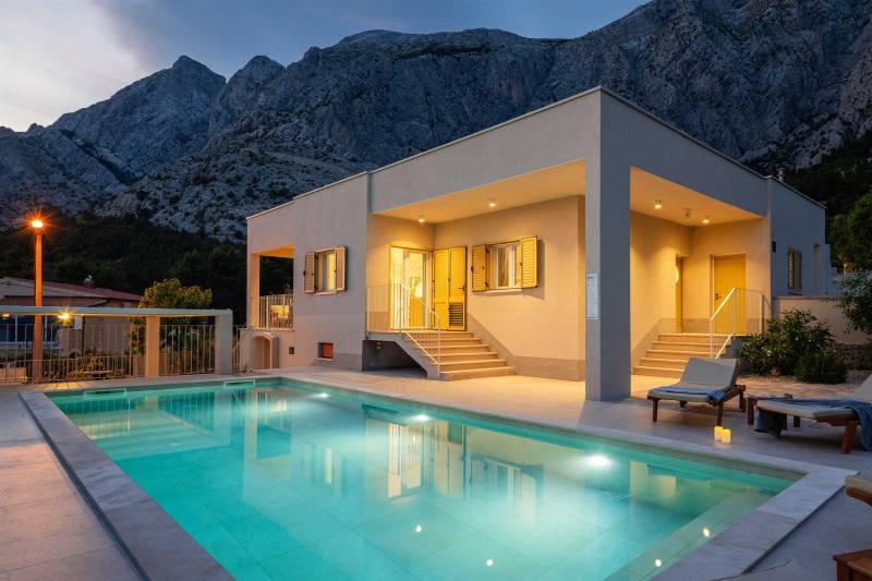 Villa Lumière with Pool Makarska