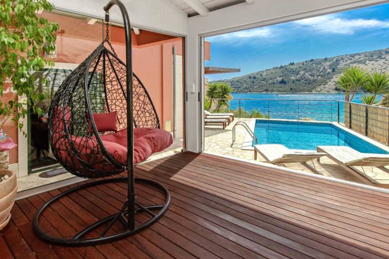 Villa Red Sunset with Pool