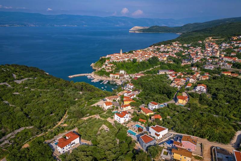 Luksusowa Willa Numa z Basenem Krk