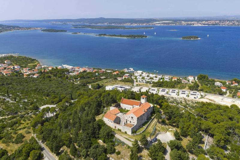 Luksusowa Willa Pasman Topaz z Basenem Pašman