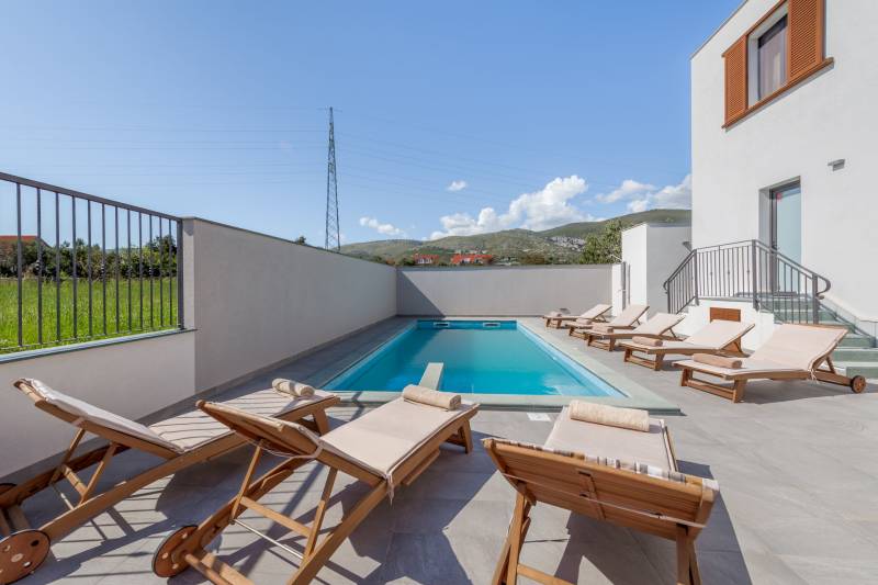 Vila Modea s Grijanim Bazenom Trogir