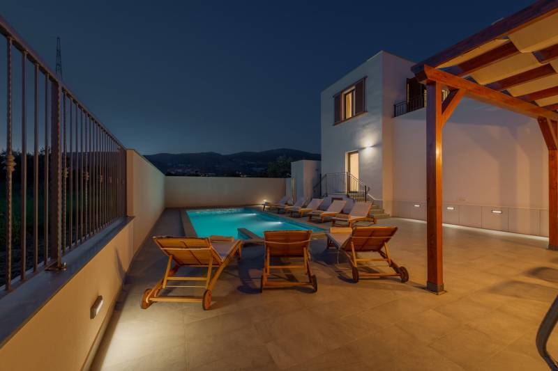 Vila Modea s Grijanim Bazenom Trogir