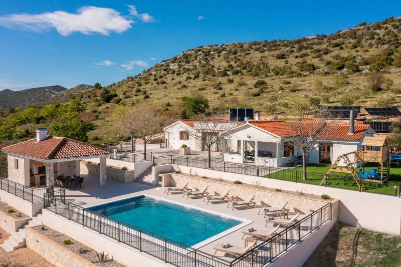 Villa Olivella mit beheiztem Pool Šibenik