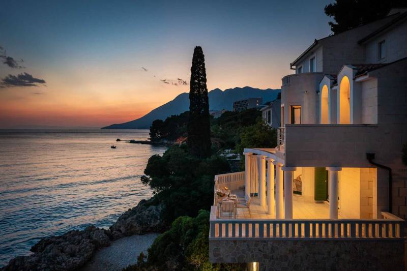 Beachfront Villa Shades of Summer