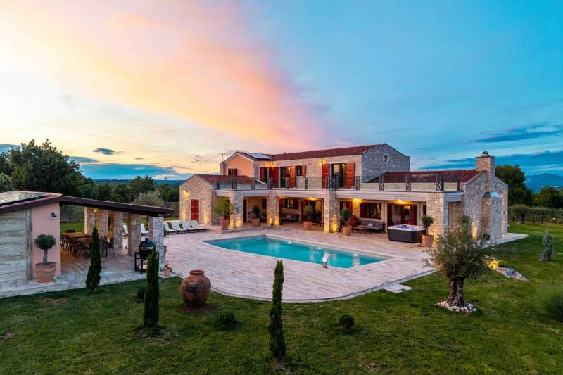 Luxury Villa Alethea with Pool