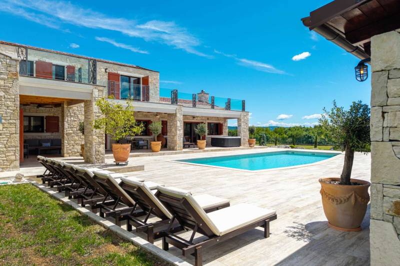 Luxury Villa Alethea with Pool Pula
