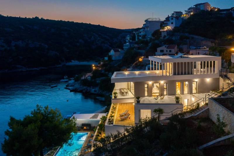 Vila Eleganza na Plaži s Bazenom Trogir