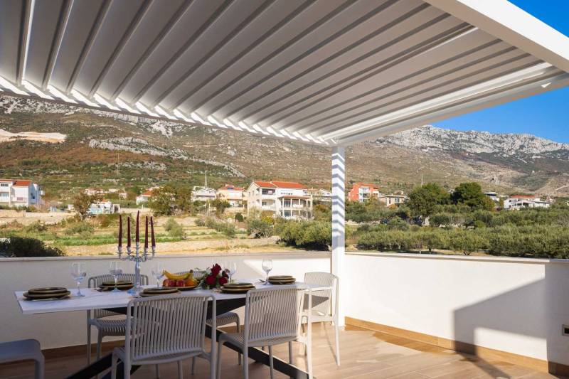 Luxury Villa Prime Luna with Heated Pool Split