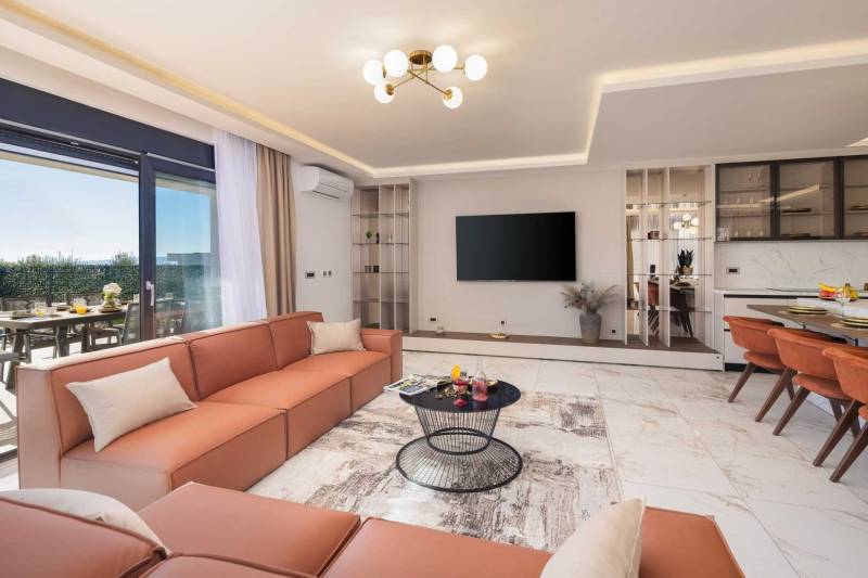 Luxury Villa Prime Luna with Heated Pool Split