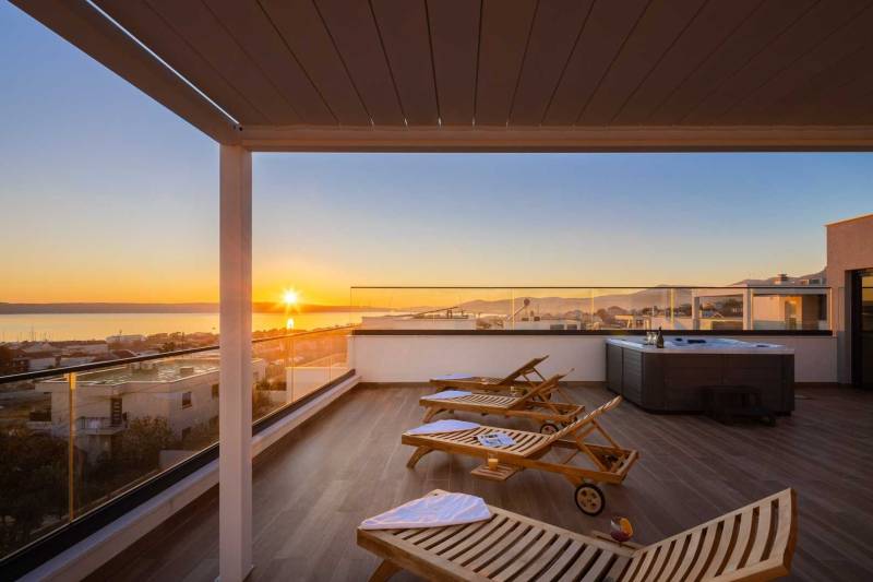 Luxury Villa Prime Luna with Heated Pool Split