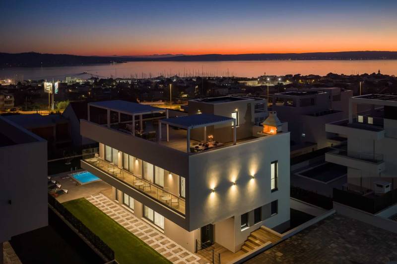 Luxury Villa Prime Luna with Heated Pool Split