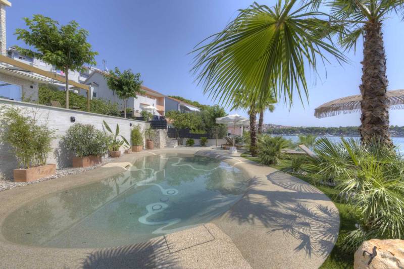 Willa Mirai z Basenem Trogir