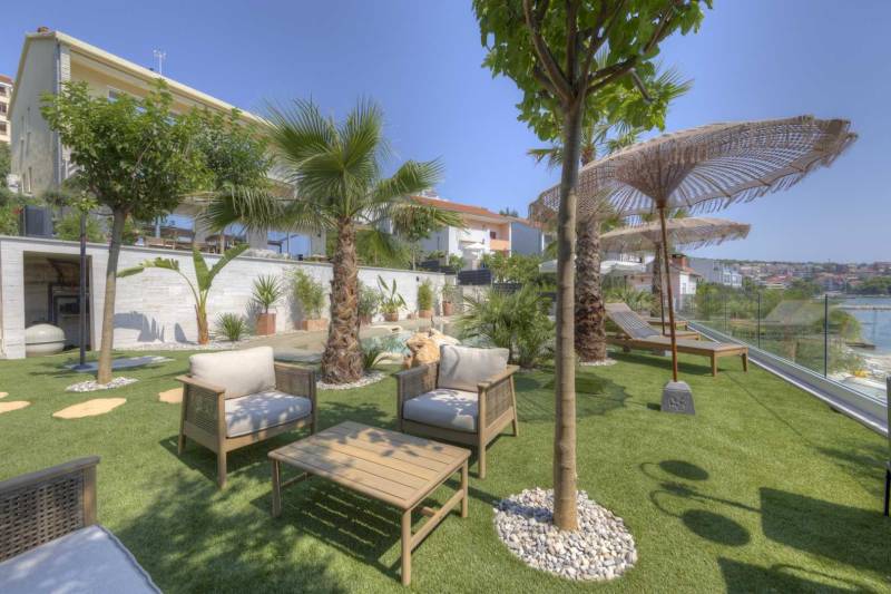 Willa Mirai z Basenem Trogir