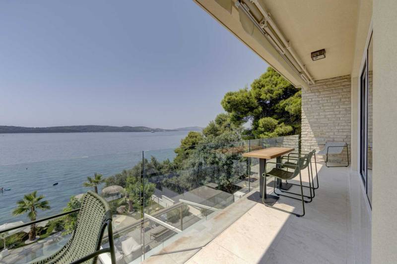 Willa Mirai z Basenem Trogir