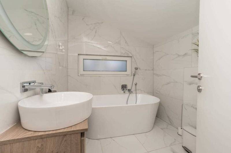 Villa White Meridian mit Pool Pag