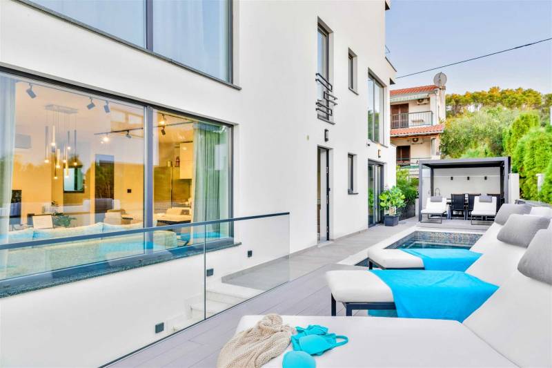 Strandvilla Mar mit beheiztem Pool Trogir